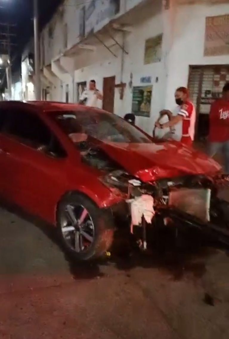 El vehículo quedó con bastantes daños 