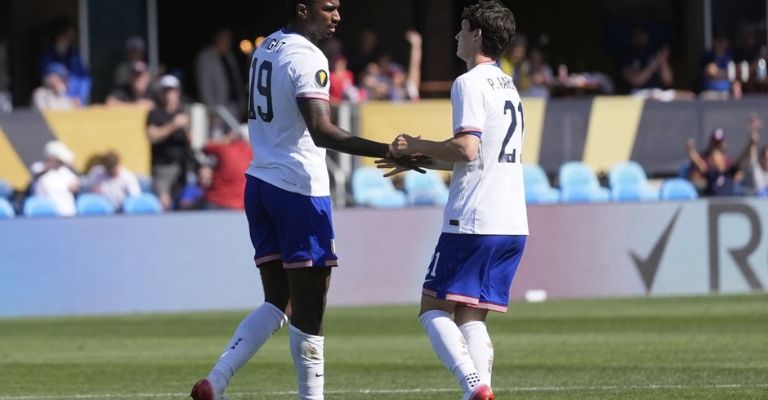 Wright también se hizo presente en el marcador