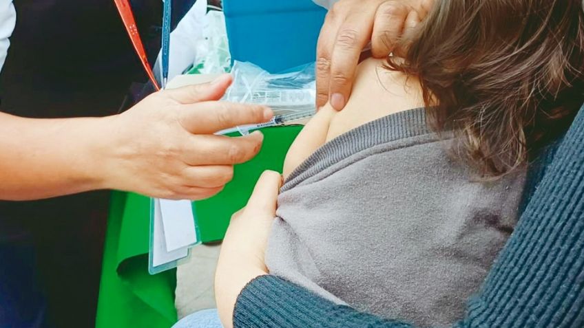 Hermosillenses reciben vacuna contra sarampión; estos son los horarios y lugares