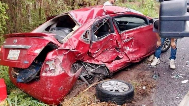 Fatal accidente deja tres maestras sin vida en choque frontal en carretera Tepic-Mazatlán