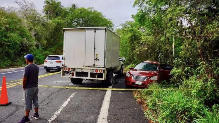 Fatal accidente deja tres maestras sin vida en choque frontal en carretera Tepic-Mazatlán