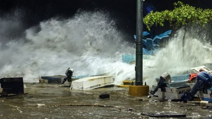 FOTOS y VIDEOS: Así fue el impacto del huracán 'Erick' en México la madrugada de este jueves
