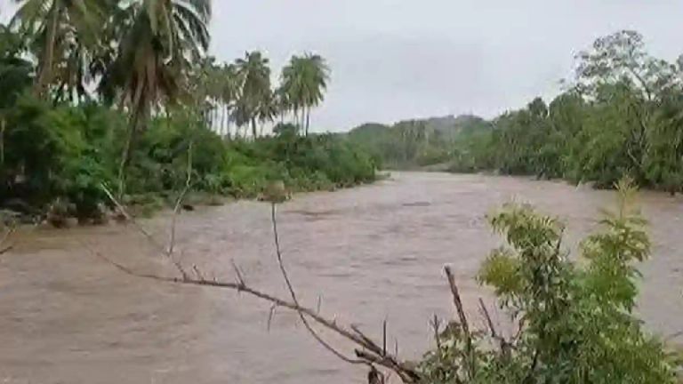 El paso del huracan Erick dejó crecida en caudal de varios rios de Guerrero