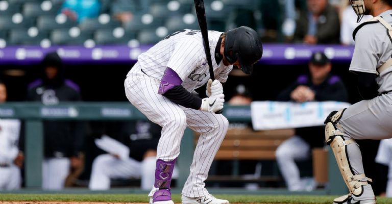 Aunque superaron a los Miami Marlins, los Colorado Rockies se caen a pedazos; hacen historia negativa en la MLB