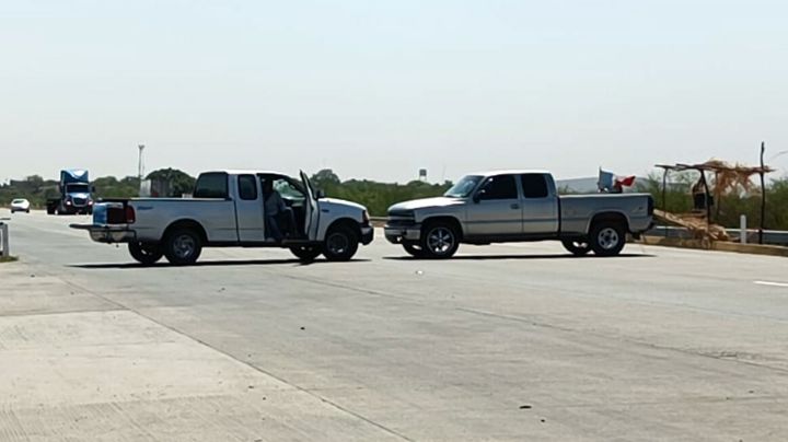 Para exigir solución al desabasto de agua, yaquis cierran carretera en Cajeme