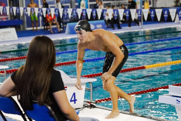 Alfredo Velázquez después de tener una arrolladora presentación en la Olimpiada Nacional, fue convocado a la Selección Mexicana de natación
