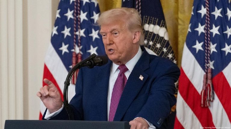 Donald Trump estaría usando crisis de Irán para presionar a Teherán