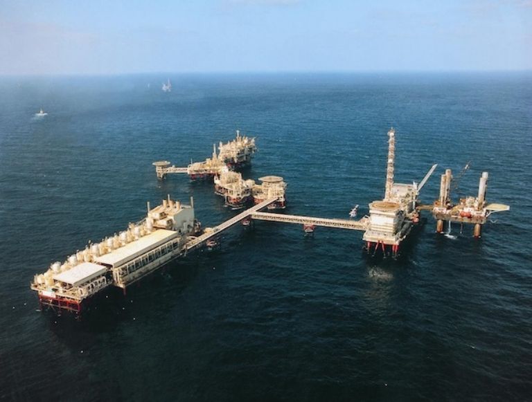 Se percibe una crisis de suministro de petróleo y gas por ataque en Irán