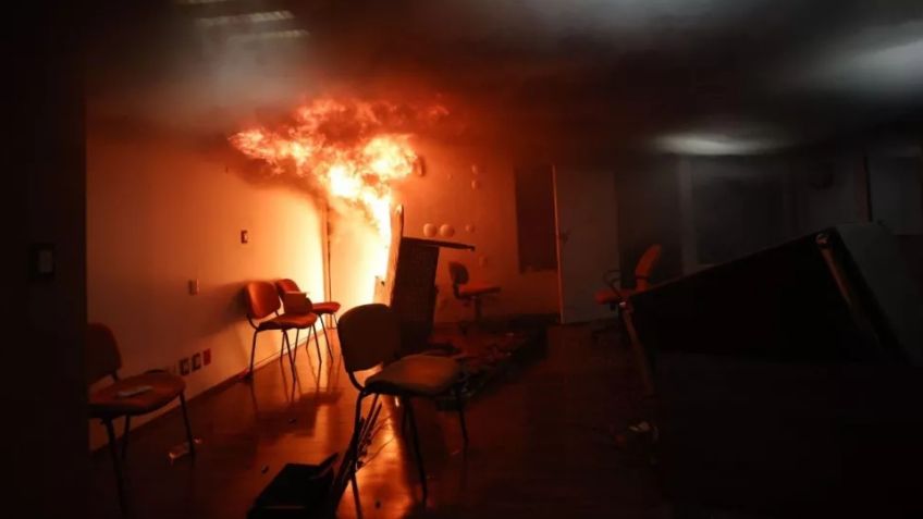 Incendio en sede del SNTE causa daños millonarios y pérdida de archivos históricos en CDMX