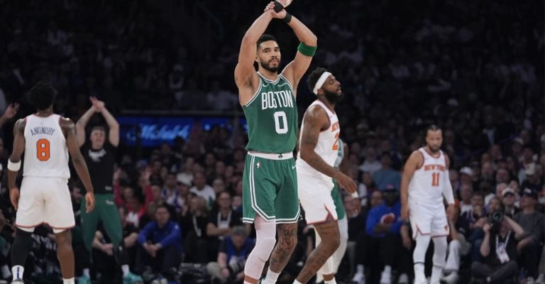 Tatum estará fuera de acción por un largo tiempo