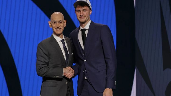 Sin sorpresas; Mavericks eligen a Cooper Flagg con el número 1 en el draft de la NBA