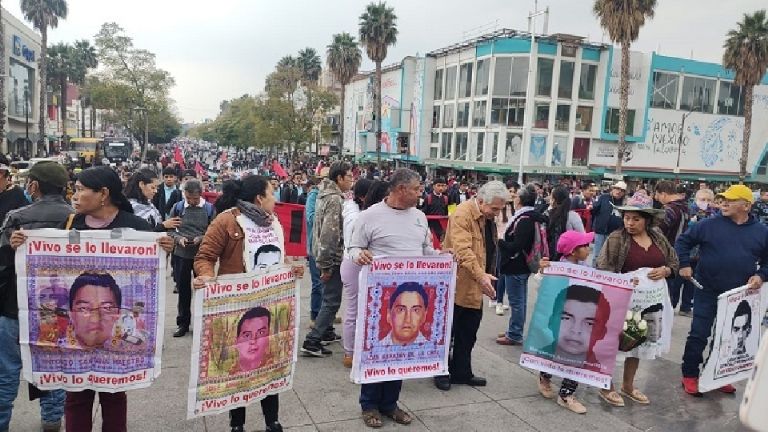 SCJN ordena a la FGR publicar la carpeta de investigación del caso Ayotzinapa