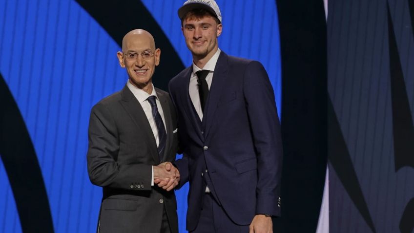 Sin sorpresas; Mavericks eligen a Cooper Flagg con el número 1 en el draft de la NBA