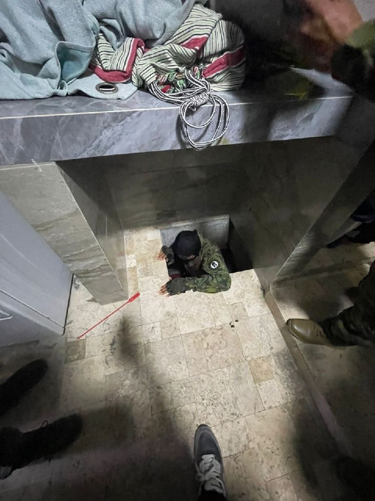 el principal líder de Los Choneros se encontraba prófugo y en paradero desconocido entre finales de 2023 e inicios de 2024