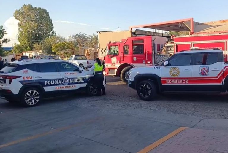 En el sitio se hicieron presentes policías y bomberos