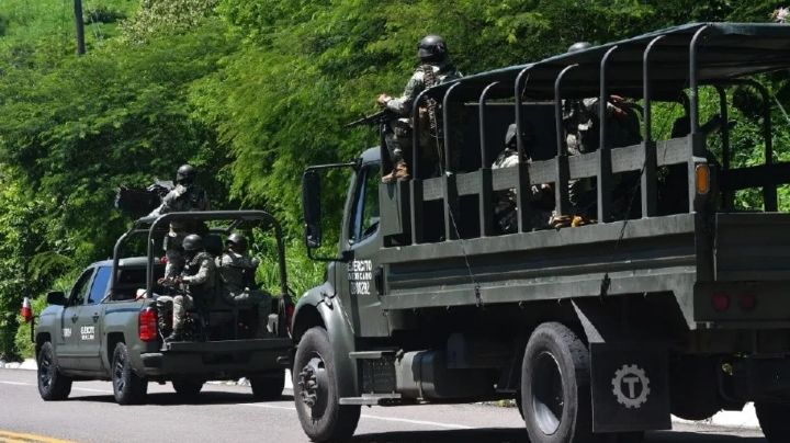 En Culiacán: Detienen a dos personas y aseguran armas en vehículos tras enfrentamiento armado