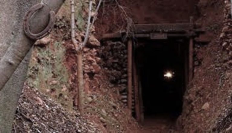 Derrumbe en mina de Sudán deja 50 muertos