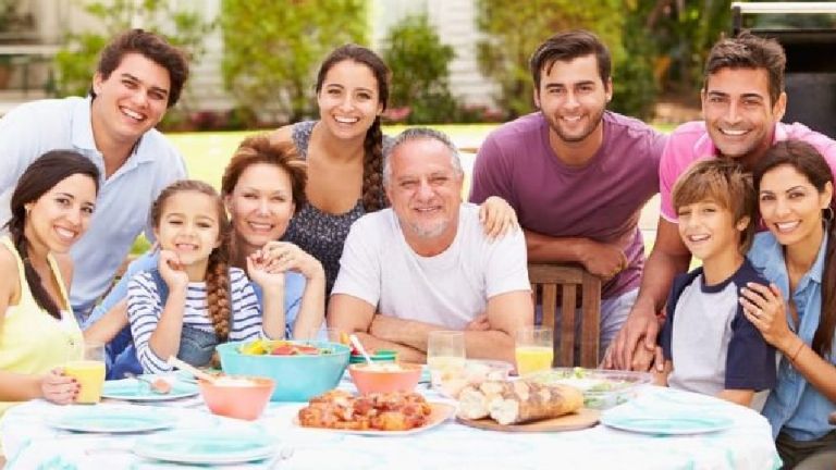 Pastor llama a fortalecer el hogar como un refugio contra las adicciones