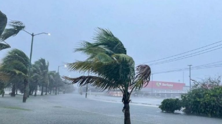 Claudia Sheinbaum informa que Flossie será huracán y se acercará a costas mexicanas