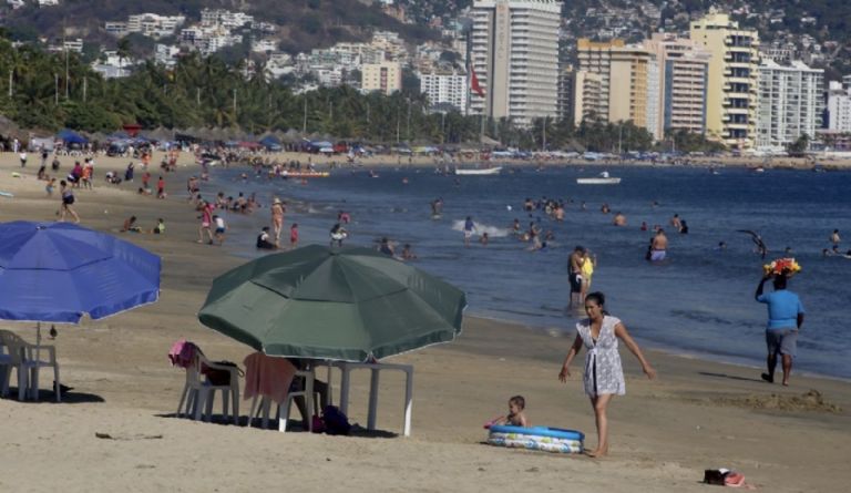 En verano, miles de mexicanos aprovechan para tomar vacaciones en las playas del país. Foto: Internet