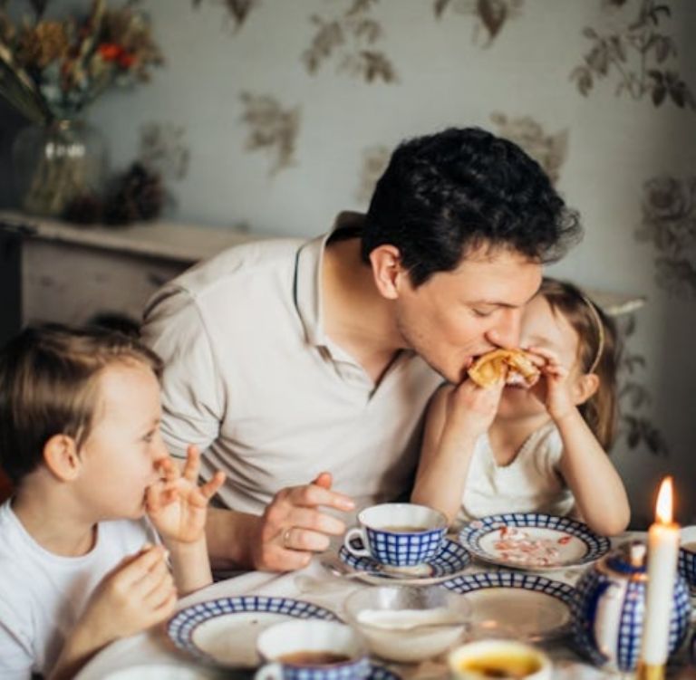 Festeja su día a papá/ Créditos: Internet