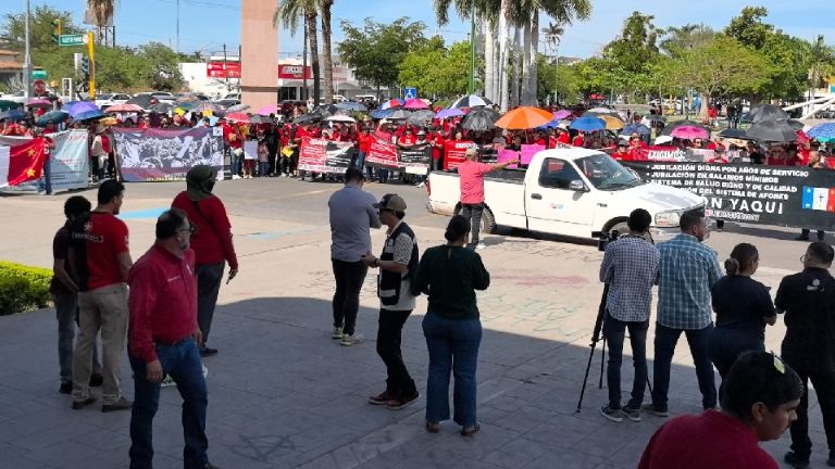 Ciudad Obregón Marcharon padres de familia en apoyo a maestros en paro laboral