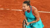 Foto ilustrativa de la nota titulada Sabalenka le pone fin al reinado de Swiatek en Roland Garros y va a la final