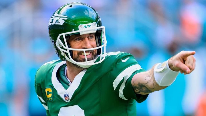 Acabó la espera; el quarterback Aaron Rodgers firmará con los Steelers