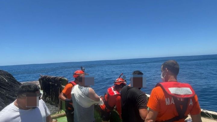 Secretaría de Marina rescata de un barco en altamar a pescador intoxicado en Guaymas