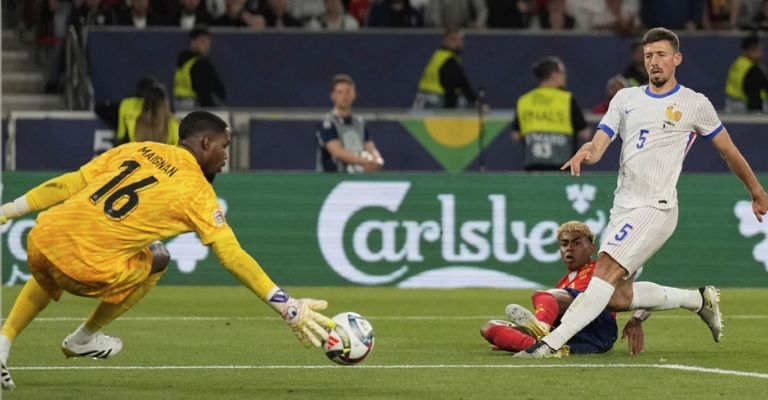 Yamal fue una pesadilla para la zaga francesa