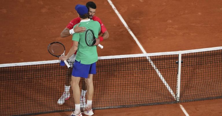 El abrazo entre dos grandes del tenis
