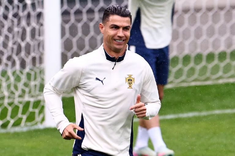 Cristiano Ronaldo no descarta jugar junto a Lionel Messi