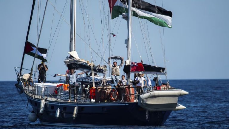 Israel interceptará velero con Greta Thunberg y activistas rumbo a Gaza en bloqueo naval