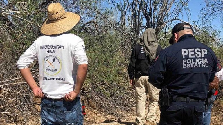Buscadores de la Frontera localizan osamenta dentro de una fosa clandestina de Nogales