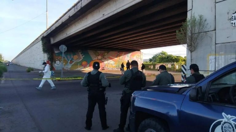 Cuatro de los cuerpos encontrados estaban colgados de un puente
