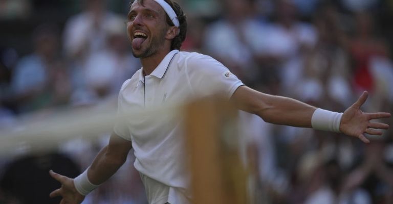 Rinderknech festeja su increíble victoria