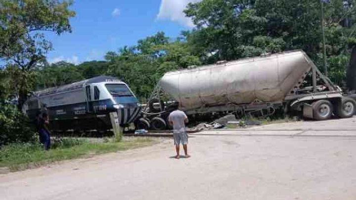Tráiler choca contra el Tren Interoceánico en Tabasco; no hay personas lesionadas