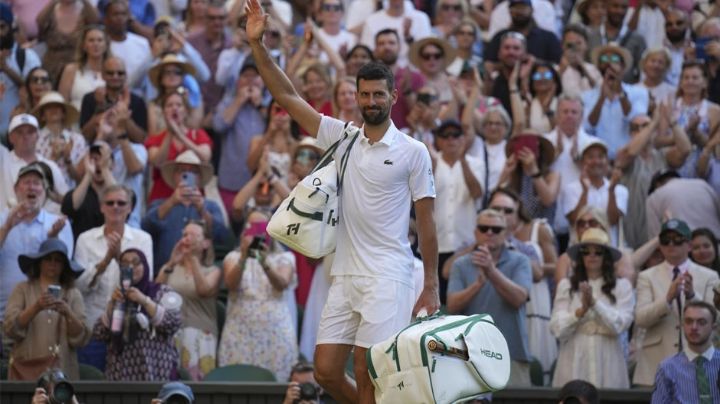 Djokovic dice que planea volver a jugar Wimbledon, al menos una vez más