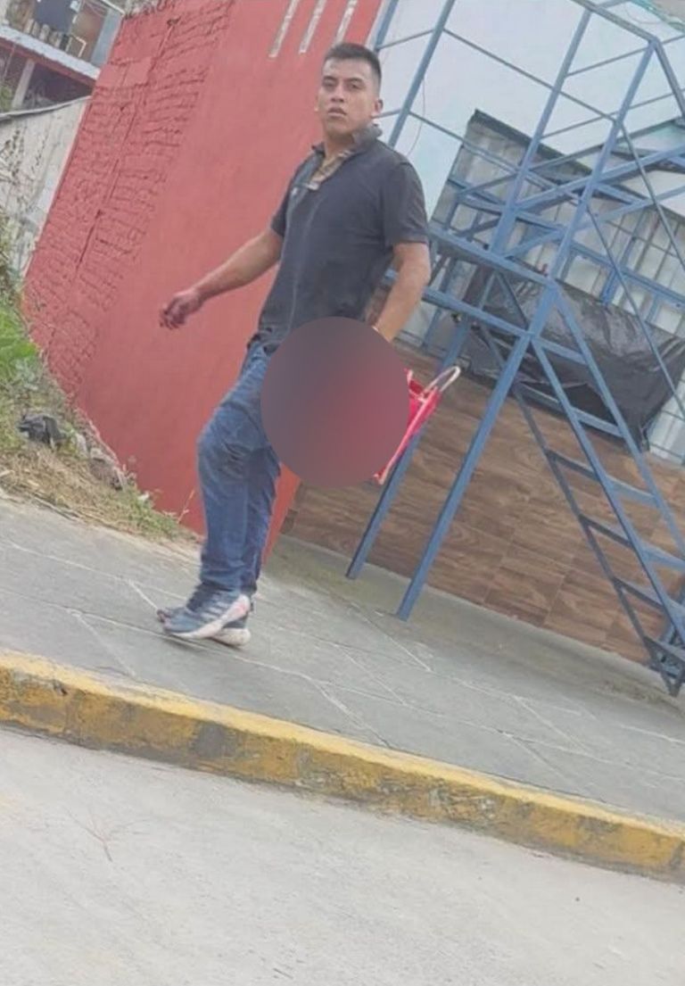 Arrestan a sujeto que caminaba con la cabeza de su amigo