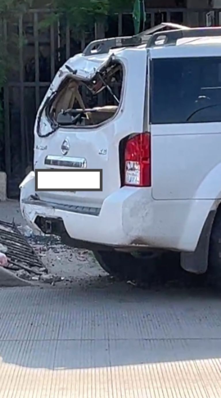 Así quedó la parte trasera de la camioneta