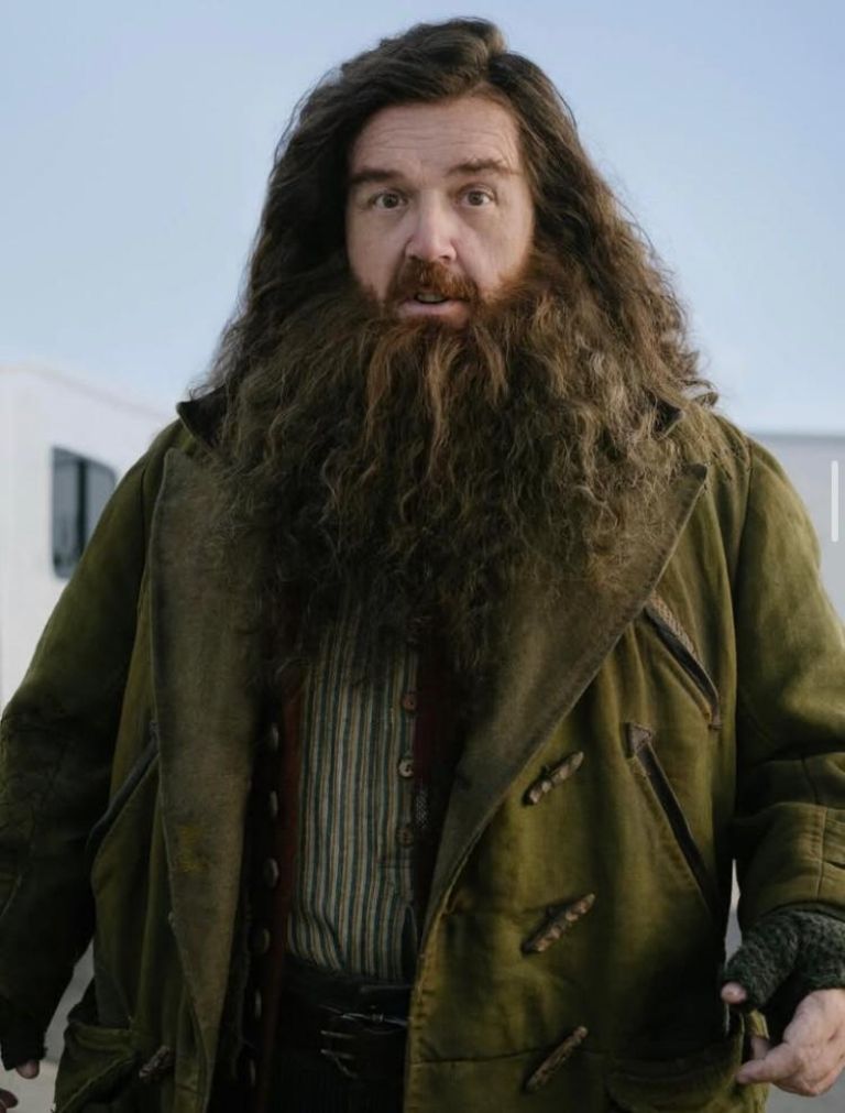 Nick Frost como 'Rubeus Hagrid'