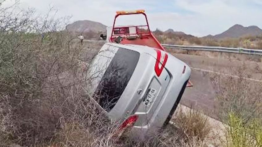 Mujer sufre accidente vehicular en Guaymas; se volcó en carretera a Delfinario Sonora