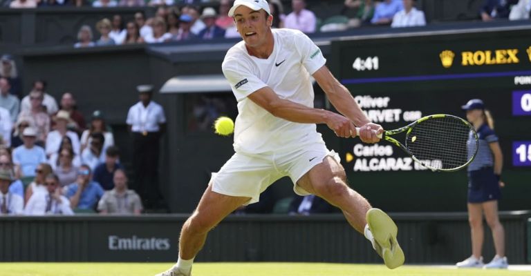 El británico presentó pelea ante el español