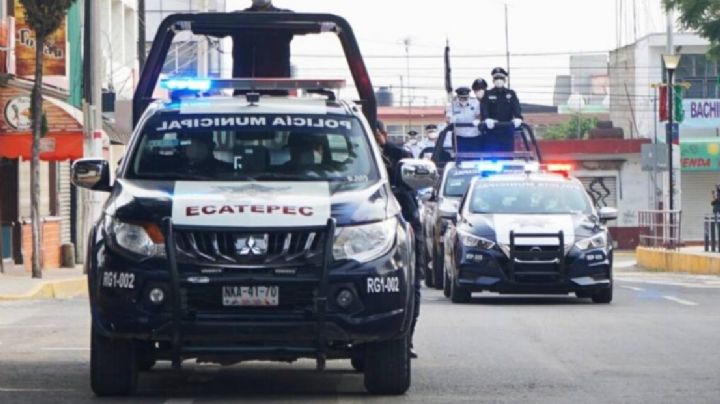 Presuntos ladrones son golpeados por gente de Ecatepec, Edomex; autoridades los salvan