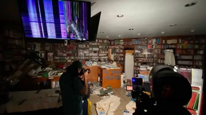 Sheinbaum condena quema de libros UNAM en marcha contra la gentrificación: "Es Fascista"