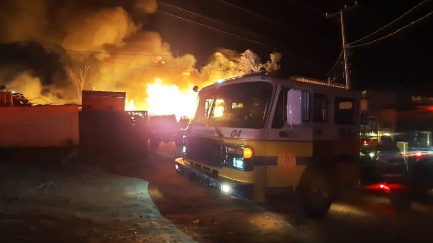 Incendio en Nogales: Dos hombres son rescatados y hospitalizados por intoxicación