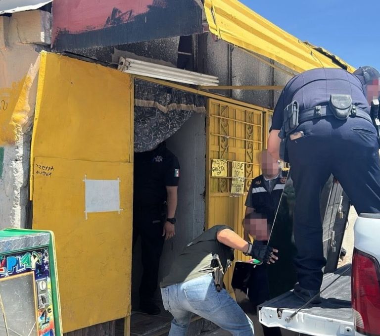 Autoridades decomisan máquinas tragamonedas en Moctezuma