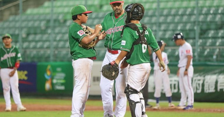 El pitcheo mexicano estuvo descontrolado