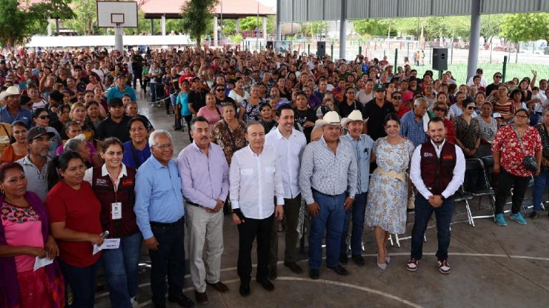 Gobernador entregó apoyos a más de 13 mil 300 familias vulnerables en Ciudad Obregón