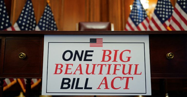 'Gran y hermoso proyecto de ley', así llama Trump a su plan